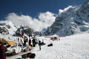 BALMY— Kahiltna basecamp saw balmy temperatures in the past days, offering climbers near ideal climbing weather. However, pilots are worried that the snow goes too fast too early. Photo by Diana Haecker