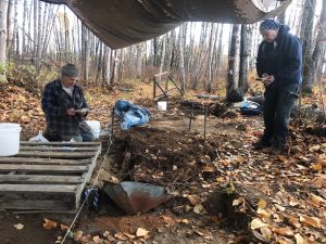 Jonathon Durr (l.) and Fran Seager-Boss at the site where they discovered a buried boat. Photo: Katie Writer - KTNA